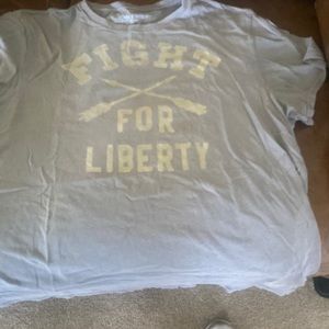 American Eagle short sleeve shirt